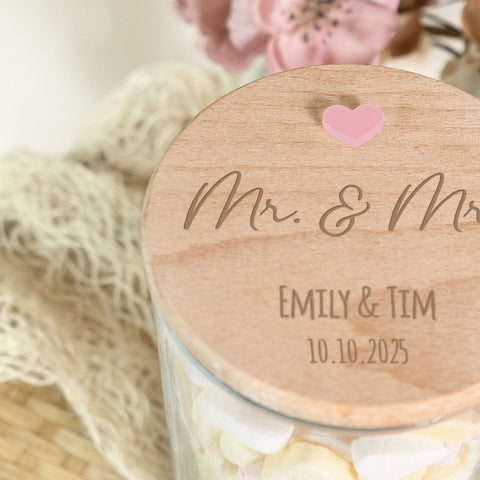 Graviertes Vorratsglas mit Holzdeckel - Mr & Mrs Symbol