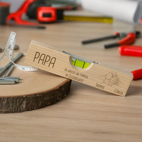 Bedruckte Wasserwaage für Papa - Papa Fistbump