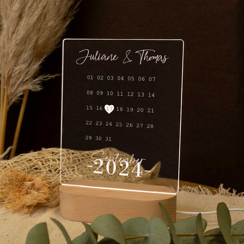 Beleuchtetes Acrylglas - Kalender - Personalisiertes Geschenk mit Namen & Datum