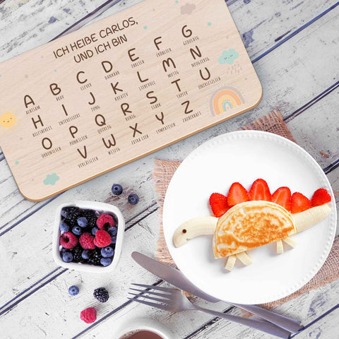 Frühstücksbrettchen mit Druckmotiv & Name - Regenbogen ABC