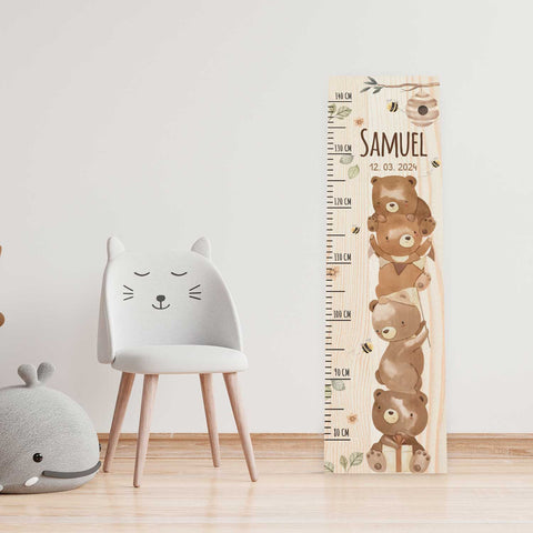 Messlatte mit Namen für Kinder im Bären Design