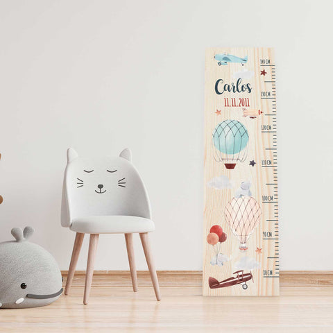 Messlatte mit Namen für Kinder im Heißluftballon Design