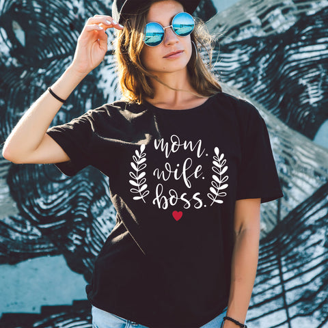 Bedrucktes T-Shirt für Damen - Mom. Wife. Boss.