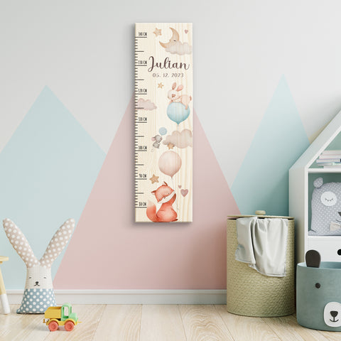 Messlatte mit Namen für Kinder im Ballon Design