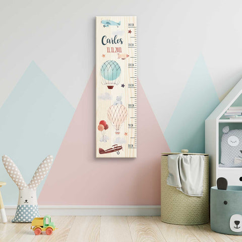 Messlatte mit Namen für Kinder im Heißluftballon Design