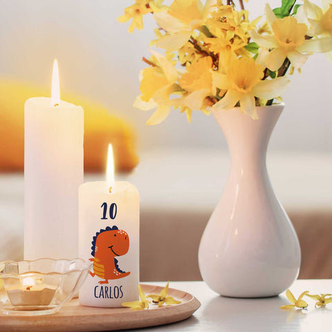 Kleine Geburtstagskerze "Kleine Dinos Geburtstag" mit Namen und Alter