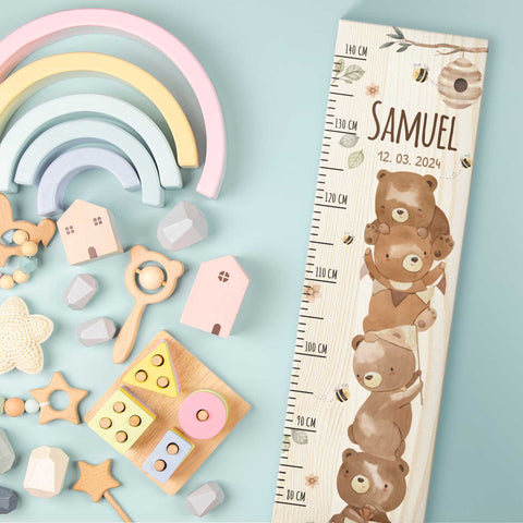 Messlatte mit Namen für Kinder im Bären Design