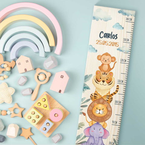 Messlatte mit Namen für Kinder im Dschungeltiere Design