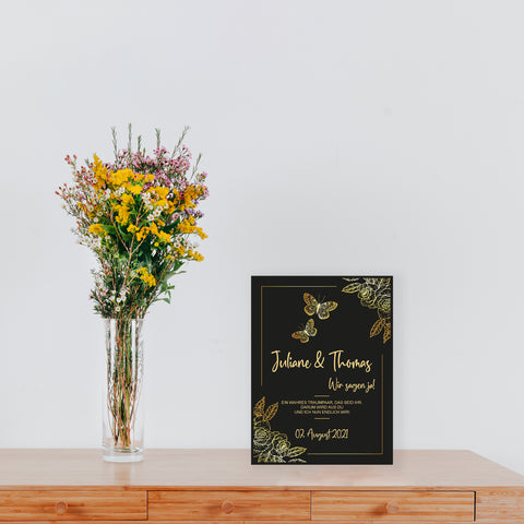 Hochzeitseinladungskarte im Black & Golden Butterflies Design