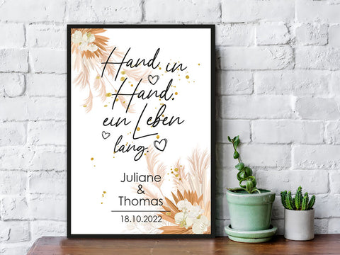 Holzschild Hand in Hand mit Namen & Datum