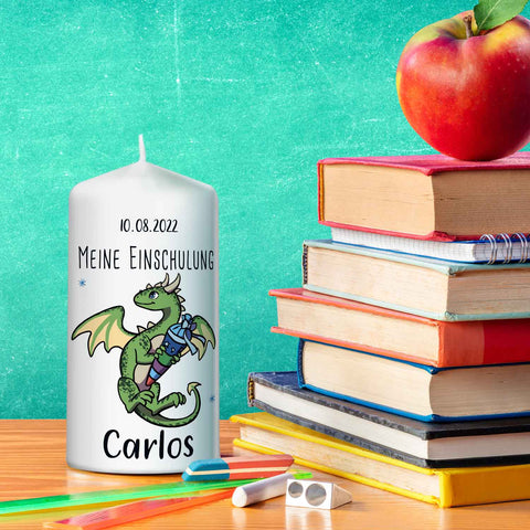 Kleine Kerze "Drache" mit Namen und Datum zur Einschulung