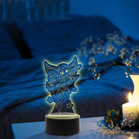 Graviertes Acrylglas im Fee Design mit LED-Sockel