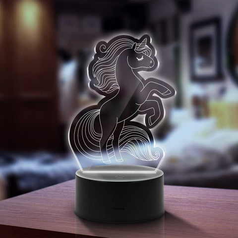 Graviertes Acrylglas im Einhorn Design mit LED-Sockel