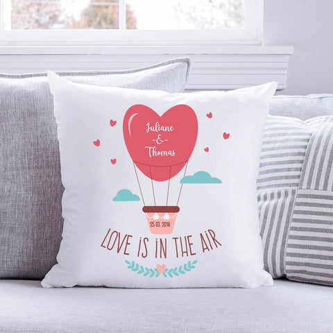 Bedrucktes Kissen mit Motiv Love is in the air