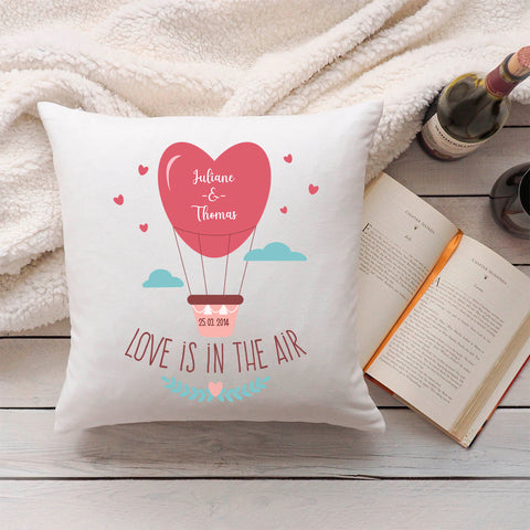 Bedrucktes Kissen mit Motiv Love is in the air