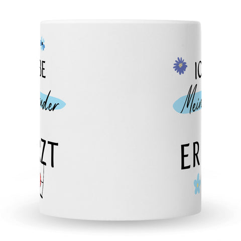 Bedruckte Tasse mit Spruch Ich liebe meinen Bruder obwohl er furzt
