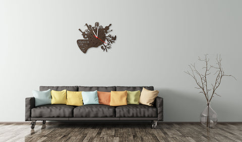 Wanduhr aus Holz Music is life