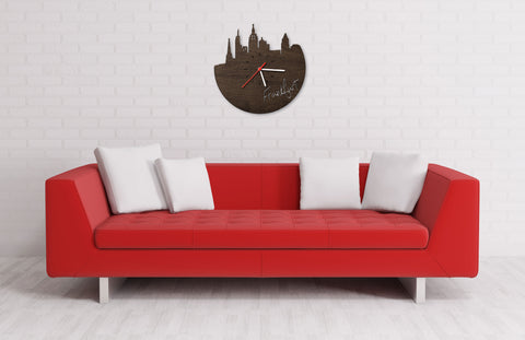 Wanduhr aus Holz Skyline Frankfurt Eiche geräuchert Wohnzimmer