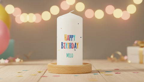 Kleine Kerze "Happy Birthday" mit Namen und Alter zum Geburtstag - Lifestyle-Szene