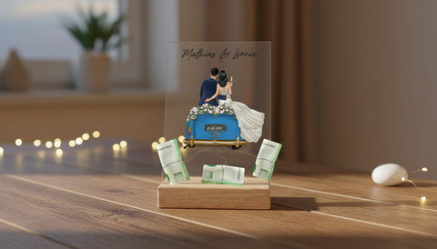 Hochzeitsauto auf Acrylglas - Personalisiertes Geldgeschenk zur Hochzeit - Lifestyle-Szene