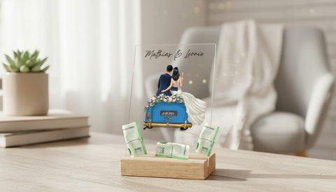 Hochzeitsauto auf Acrylglas - Personalisiertes Geldgeschenk zur Hochzeit - Lifestyle-Szene