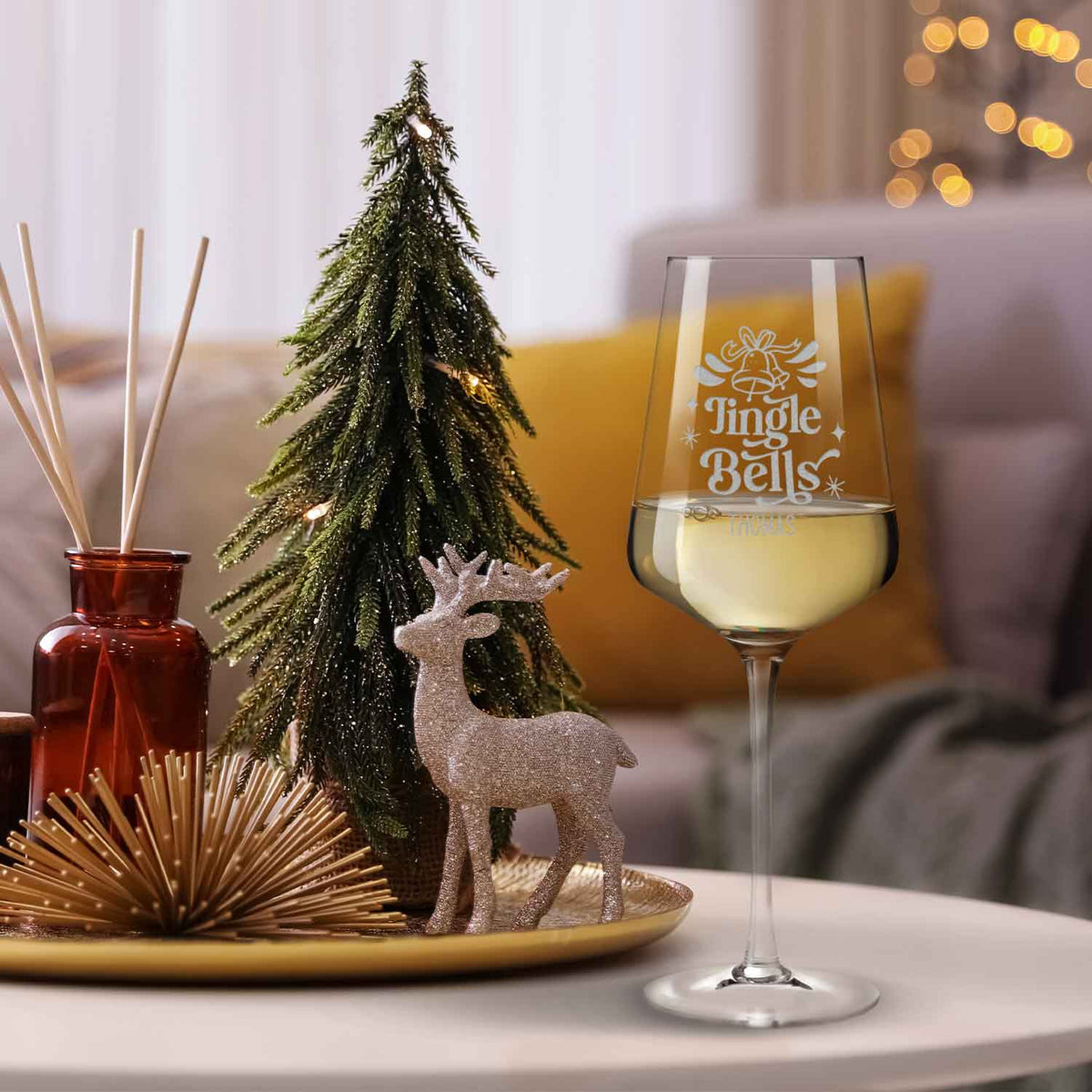 Weißweingläser mit Gravur zu Weihnachten