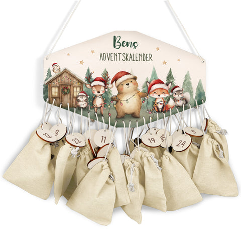 Personalisierter Adventskalender aus Holz mit Druckmotiv & Namen - Winterhütte