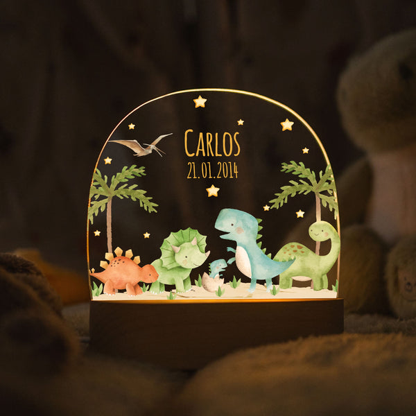 Kinder LED Nachtlicht mit Sockel aus Holz - "Dinogruppe" GRAVURZEILE