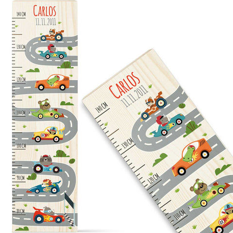 Messlatte mit Namen für Kinder im Rennauto Design