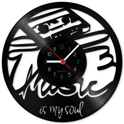 Wanduhr aus Vinyl Music is my Soul