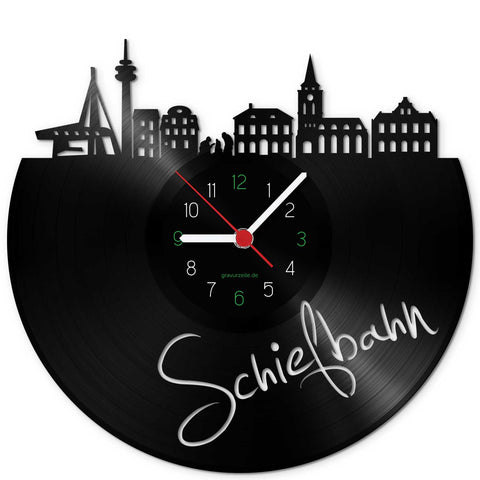 Wanduhr aus Vinyl Skyline Schiefbahn