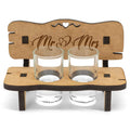 Gravierte Schnapsbank im Mr & Mrs Design + 2 Schnapsgläser