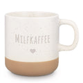 Gravierte Steingut Tasse mit Milfkaffee Schriftzug und Herz - Frontansicht