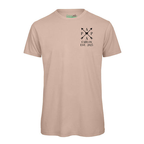 Bedrucktes T-Shirt für Herren - PAPA EST. Kreuzpfeile