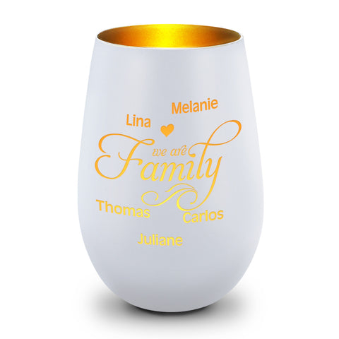 Deko Windlicht aus Glas mit Gravur - We are Family - Personalisiert mit bis zu fünf Namen