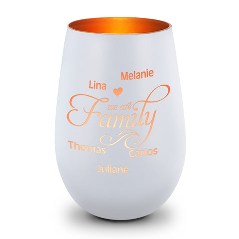 Deko Windlicht aus Glas mit Gravur - We are Family - Personalisiert mit bis zu fünf Namen