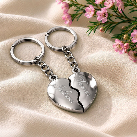 Schlüsselanhänger Broken Heart in Silber mit Gravur