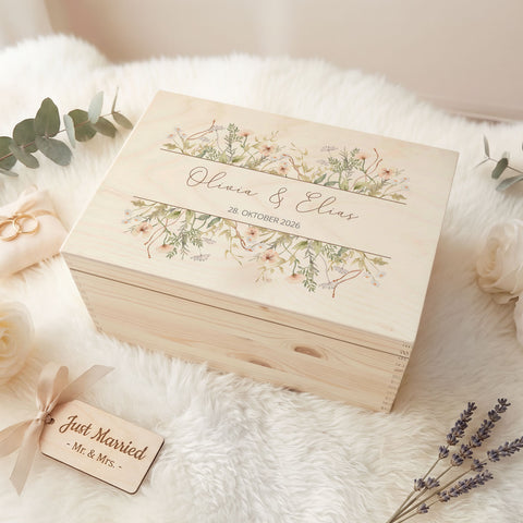 Erinnerungskiste mit UV-Druck im Blumenbanderole Design - Personalisiertes Geschenk zur Hochzeit