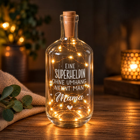 Flaschenlicht mit LED-Lichterkette und Gravur "Superheldin Mama"