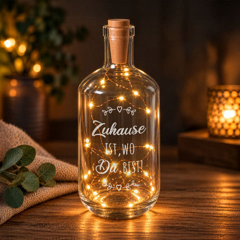 Flaschenlicht mit LED-Lichterkette und Gravur "Zuhause ist wo du bist"
