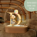 Kinder LED Nachtlicht mit Sockel aus Holz - "Initial Tiere" GRAVURZEILE – Bild 4