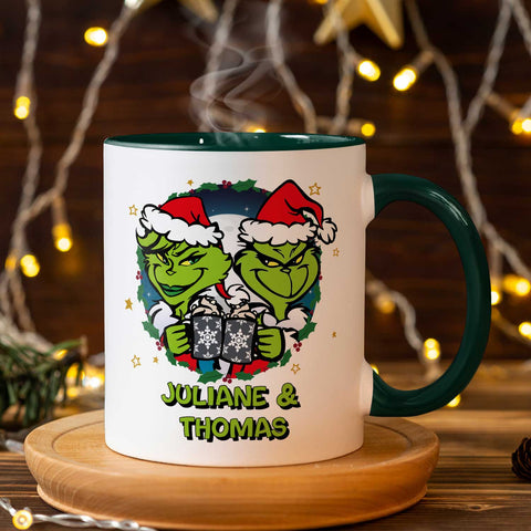 Bedruckte Tasse mit Weihnachtsmotiv - Grinch Paar mit Namen