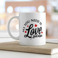 Bedruckte Tasse mit Spruch - All you need is love