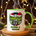 Bedruckte Tasse mit Weihnachtsmotiv - Grinch Paar mit Namen