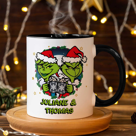 Bedruckte Tasse mit Weihnachtsmotiv - Grinch Paar mit Namen