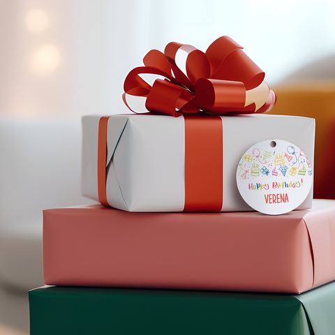 Geschenkanhänger aus Holz - Happy Birthday - Personalisiert mit Namen