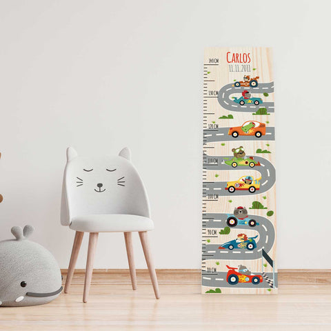 Messlatte mit Namen für Kinder im Rennauto Design