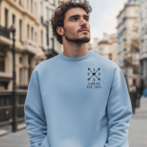 Personalisiertes Sweatshirt für Herren - PAPA EST. Kreuzpfeile