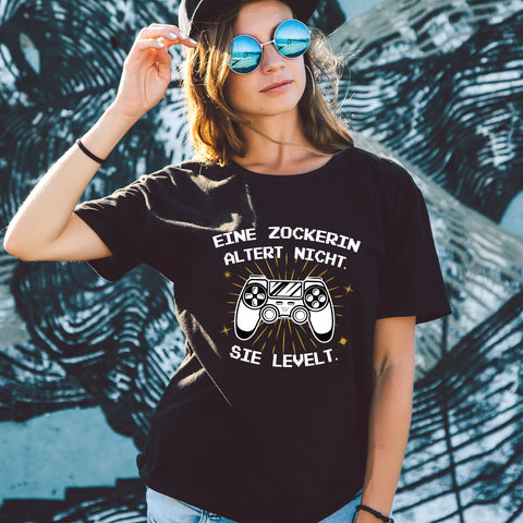 Bedrucktes T-Shirt für Damen - Eine Zockerin altert nicht