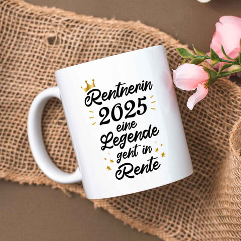 Bedruckte Tasse mit Spruch Rentner/Rentnerin 2025